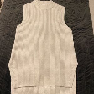 H & M Knit crème colored tunic, size small